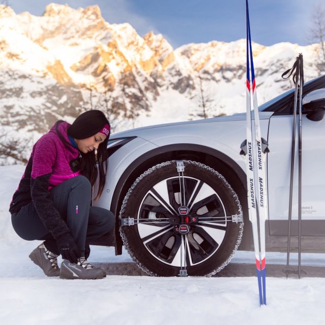 🇮🇹 La montagna è lì, che aspetta solo di essere vissuta. L'aria frizzante, la neve perfetta, gli sci pronti… e l'ultima cosa di cui vuoi preoccuparti è la strada per arrivarci. 🚗🏔️

🇬🇧 The mountain is there, just waiting to be experienced. The crisp air, perfect snow, skis at the ready... and the last thing you want to worry about is the road to get there. 🚗🏔️

#könig #catenedanevekonig #konigsnowchains #konigchainesaneige #konigschneeketten #snowchains #catenedaneve #chainesaneige #schneeketten #konig #cateneneve #cateneauto #polestar #p2 #polestarp2 #ksummitmax #ksummit #cateneksummitmax #cateneksummit #ksummitsnowchains