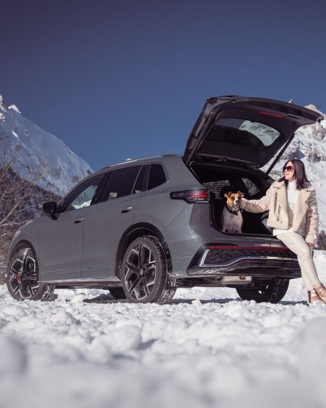 🇮🇹 Le giornate iniziano ad allungarsi, la luce a cambiare.

Ma la neve continua a imbiancare le montagne.
Benvenuto, marzo ❄️

🇬🇧 Days are getting longer, the light feels different.

Yet snow still covers the mountains.
Welcome, March ❄️

#König #KönigChain #SnowChains #WinterDriving #MountainRoads #AlpineViews #DriveWithConfidence #MarchVibes #HelloMarch