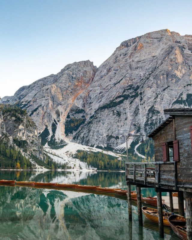 🇮🇹 3 giorni nelle Dolomiti. Ecco da dove partire.

Giorno 1 → Lago di Braies.
Arriva presto, quando è ancora tutto fermo. Poi prendi la strada verso Cortina.

Giorno 2 → Passo Giau.
Ecco salite lente, curve ampie e il panorama che cambia ad ogni tornante.

Giorno 3 → Val Gardena.
Strade più scorrevoli, perfette per chiudere il viaggio.

A valle è primavera, in quota… dipende 🌥️

🇬🇧 3 days in the Dolomites. Here’s where to start.

Day 1 → Lago di Braies.
Get there early, when everything is still quiet. Then take the road towards Cortina.

Day 2 → Passo Giau.
Long climbs, wide curves, and views that keep changing with every turn.

Day 3 → Val Gardena.
Smoother roads, perfect to just enjoy the drive.

Down in the valley it feels like spring, up in the mountains… it depends 🌥️

#driving #ontheroad #drivingexperience #cartravel #mountainroads #alpinelife #roadconditions #springdrive #weatherchange #changingconditions #drivewithconfidence #dolomites #dolomiti #mountaindrive