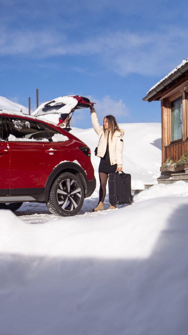 🇮🇹 Si parte. Che sia per la settimana bianca o per una semplice fuga nella neve ❄️

🇬🇧 Time to go. Whether it’s a ski week or just a quick escape to the snow. ❄️

#WinterRoads #WinterDriving #SnowDays #DriveSafe
#MountainTrip #WinterTravel #OnTheSnow
#SnowAdventure #KonigSnowChains #HolidayTravel #WinterSeason