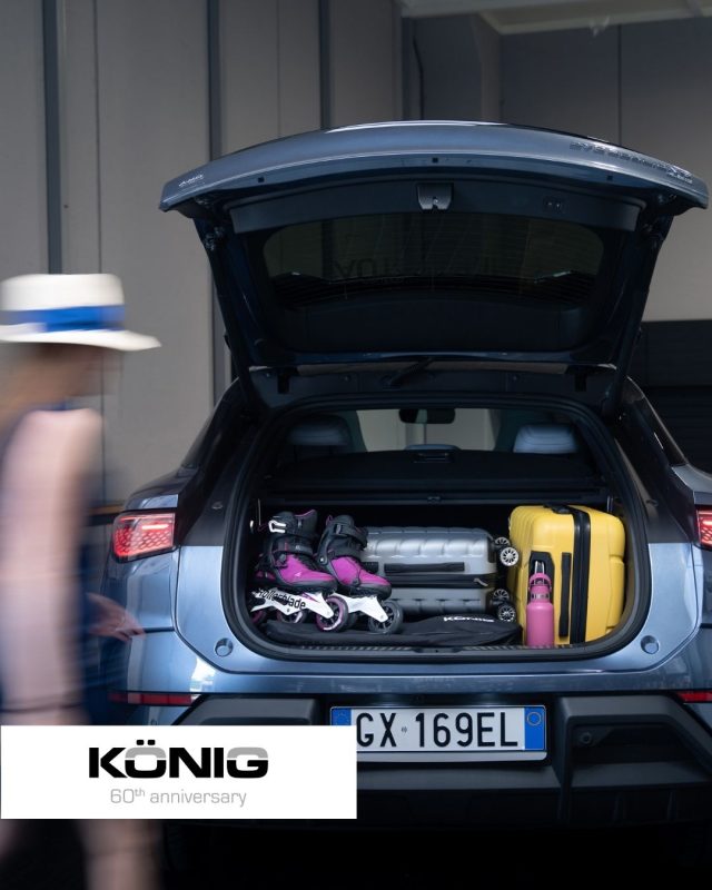 🇮🇹 60 anni fa si partiva con una cartina piegata sul sedile. Oggi ci affidiamo a un navigatore.
Sono cambiati gli strumenti, la voglia di partire è sempre la stessa. 🚗

Vuoi fare un viaggio nel tempo? Nel nostro blog raccontiamo come il modo di viaggiare si è trasformato negli ultimi 60 anni.

🇬🇧 60 years ago, we set off with a paper map folded on the passenger seat. Today, we rely on sat-navs.
The tools have changed. The desire to hit the road remains the same. 🚗

Fancy a trip back in time? On our blog, we look at how the way we travel has changed over the last 60 years.

#Konig #60Years #Since1966 #Travel #OnTheRoad #Driving #Innovation
